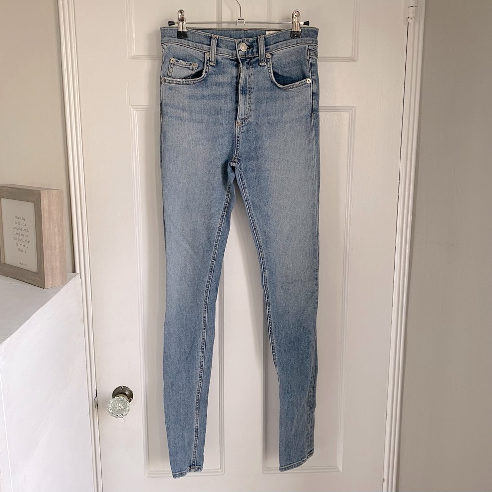 Rag & Bone medium wash high rise skinny jean Sz 26 like new originally $225
